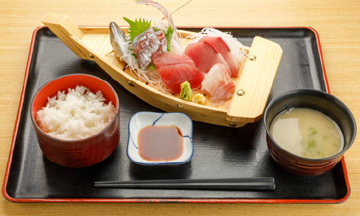 獲れたて４種刺身盛り合わせ定食